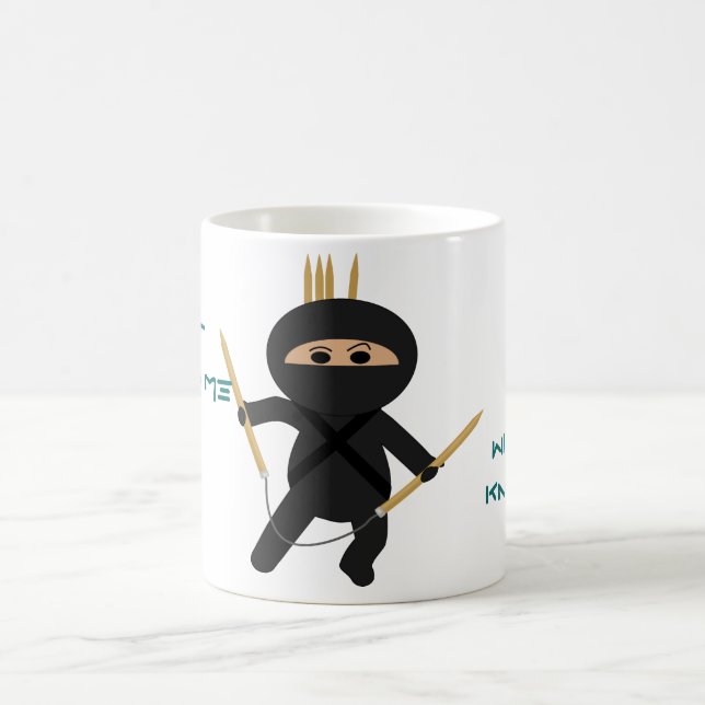 Café Ninja com a caneca circular das agulhas de (Centro)