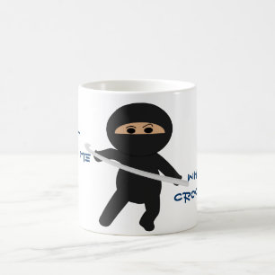 Café Ninja com a caneca do gancho de Crochet