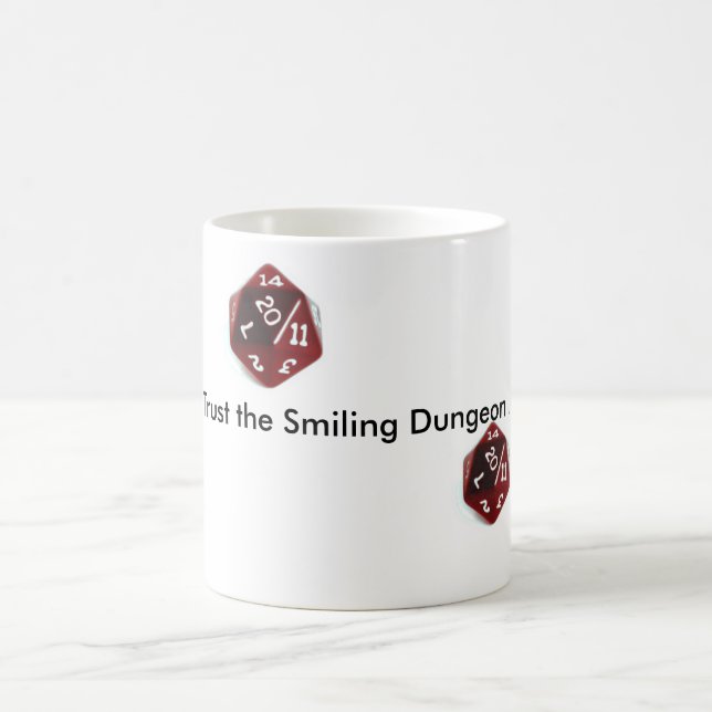 Café Nunca confie a caneca mestra de sorriso do Dungeon (Centro)