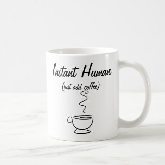 Café O ser humano imediato apenas adiciona a caneca de