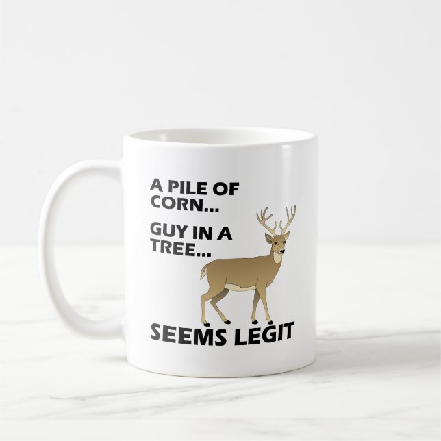 Café Parece Legítimo Caneca de Caça Engraçada (Esquerda)