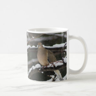 Café Pata de luto na caneca de neve