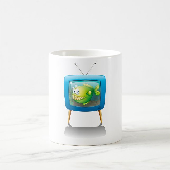 Café Peixe Numa Caneca De Televisão (Criador carregado)