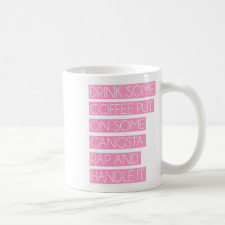 Café Pnha sobre alguma caneca do rap de Gangsta