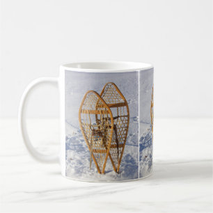 Café Sapatos de neve na caneca de neve