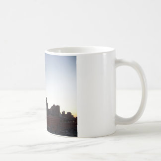 Café Skyline de Detroit na caneca do crepúsculo