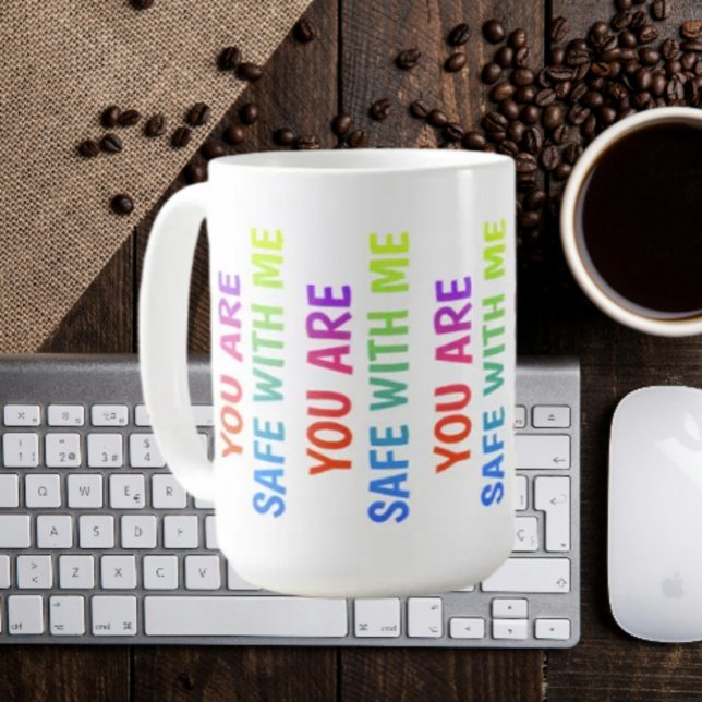 Café Você Está Seguro Comigo – Caneca de Afirmação Clás (Criador carregado)