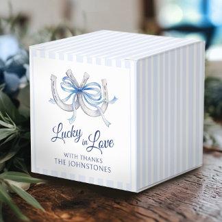 Caixa de casamento aquarela com fita azul para cav