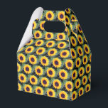Caixa de Favor da Serendipidade de Girassol Sassy<br><div class="desc">O girassol sombrio acrescenta um sotaque animado às caixas decorativas.</div>