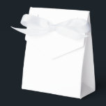 Caixa de Favor de Cetim Branco | Embrulho de Prese<br><div class="desc">Envolva seu amor em elegância — esta caixa de favor de cetim branco adiciona charme atemporal a cada celebração. Celebre os momentos mais significativos da vida com esta Caixa de Favor de Cetim Branco, projetada para elevar seu evento com sofisticação sem esforço. O acabamento branco crocante e o delicado laço...</div>