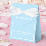 Caixa de Favor de Festa<br><div class="desc">Esta caixa de favor de festa é mostrada em uma cor azul clara e branca elegante.
Personalize este item e mude o texto de exemplo para o seu.
Dica: Basta adicionar seus ótimos petiscos e adicionar uma fita festiva.</div>