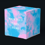 Caixa de Favoritos de Bolo de Casamento Bonito<br><div class="desc">A Caixa de Favor do Bolo de Casamento Bonito apresenta um estilo único e caprichoso a qualquer Festa de casamento com facilidade. Estes fazem as caixas de bolo de casamento perfeitas facilmente. O designer deixou o design aberto para que você mergulhe completamente no design para criar sua própria instrução exclusiva...</div>