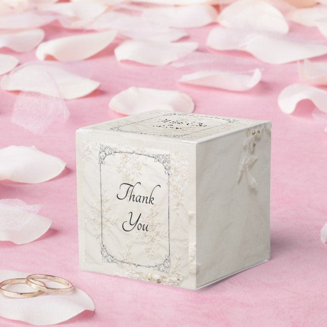 Caixa de Favoritos de Casamento de Locais Bordados (Casamento)