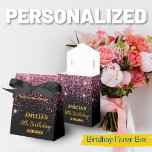 Caixa de Favoritos de estreia de aniversário<br><div class="desc">Adicione um toque de elegância à sua estreia com as nossas Boxes de Favoritos de Produtos Frescos! Projetados para impressionar, essas caixas elegantes são perfeitas para apresentar doces ou pequenos presentes aos seus convidados. Disponível em uma variedade de designs e cores estilosos, eles são a maneira ideal de agradecer a...</div>