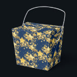 Caixa de Favoritos do Partido Dourado às Estrelas<br><div class="desc">Caixa de favores do partido mostrada em impressão de estrelas de ouro festivas. Azul de Marinho de cor Personalize este item ou comprar como está. Imagem do stock</div>