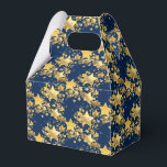 Caixa de Favoritos do Partido Dourado às Estrelas<br><div class="desc">Caixa de favores do partido mostrada em impressão de estrelas de ouro festivas. Azul de Marinho de cor Personalize este item ou comprar como está. Imagem do stock</div>