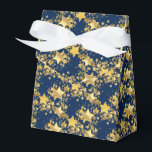 Caixa de Favoritos do Partido Dourado às Estrelas<br><div class="desc">Caixa de favores do partido mostrada em impressão de estrelas de ouro festivas. Azul de Marinho de cor Personalize este item ou comprar como está. Imagem do stock</div>
