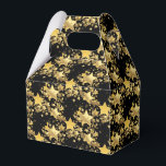 Caixa de Favoritos do Partido Dourado às Estrelas<br><div class="desc">Caixa de favores do partido mostrada em impressão de estrelas de ouro festivas. Preto Colorido Personalize este item ou comprar como está. Imagem do stock</div>