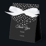 Caixa de Favoritos preto e branco elegante<br><div class="desc">pérolas de chic e caligrafia branca em Black Favor Box.</div>