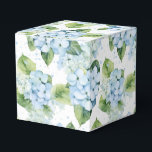 Caixa de Guloseimas de Festa com Impressão de Hort<br><div class="desc">A caixa de lembrança da festa é mostrada com uma impressão floral de hortênsia. 
Personalize este item ou compre como está.
Dica: Basta adicionar suas ótimas guloseimas e adicionar um laço festivo.



Imagem Licenciada</div>