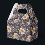 Caixa de Guloseimas Favor Floral<br><div class="desc">Caixa de guloseimas para festa é mostrada com uma linda estampa floral multicolorida em roxo. 
Personalize este item ou compre como está.
Dica: Basta adicionar suas ótimas guloseimas e adicionar um laço festivo.



Imagem Licenciada</div>