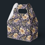 Caixa de Guloseimas Favor Floral<br><div class="desc">Caixa de guloseimas para festa é mostrada com uma linda estampa floral multicolorida em roxo. 
Personalize este item ou compre como está.
Dica: Basta adicionar suas ótimas guloseimas e adicionar um laço festivo.



Imagem Licenciada</div>