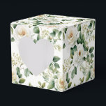 Caixa de Guloseimas Florais<br><div class="desc">A caixa de guloseimas para festa é mostrada com uma linda estampa floral de rosa branca. 
Personalize este item ou compre como está.
Dica: Basta adicionar suas ótimas guloseimas e adicionar um laço festivo.



Imagem Licenciada</div>