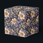 Caixa de Guloseimas Florais<br><div class="desc">Caixa de guloseimas para festa é mostrada com uma linda estampa floral multicolorida roxa. 
Personalize este item ou compre como está.
Dica: Basta adicionar suas ótimas guloseimas e adicionar um laço festivo.



Imagem Licenciada</div>