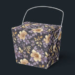 Caixa de Guloseimas Florais Favoritas<br><div class="desc">Caixa de guloseimas para festa é mostrada com uma linda estampa floral multicolorida roxa. 
Personalize este item ou compre como está.
Dica: Basta adicionar suas ótimas guloseimas e adicionar um laço festivo.



Imagem Licenciada</div>