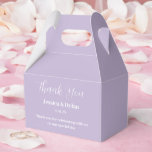 Caixa de Guloseimas para Festa<br><div class="desc">A caixa de lembrancinhas para festa é mostrada em uma cor lavanda elegante.
Personalize este item e altere o texto de exemplo para o seu.
Dica: Basta adicionar suas ótimas guloseimas e adicionar uma fita festiva.</div>