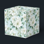 Caixa de Guloseimas para Festa de Floral Branco<br><div class="desc">A caixa de lembrancinhas para festa é mostrada com uma linda estampa floral branca. 
Personalize este item ou compre como está.
Dica: Basta adicionar suas ótimas guloseimas e adicionar uma fita festiva.



Imagem Licenciada</div>