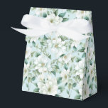 Caixa de Guloseimas para Festa de Floral Branco<br><div class="desc">A caixa de lembrancinha de festa é mostrada com uma linda estampa floral branca. 
Personalize este item ou compre como está.
Dica: Basta adicionar seus ótimos petiscos e adicionar um laço festivo.



Imagem Licenciada</div>