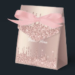 Caixa de Presente com Brilho em Rosa Dourado com T<br><div class="desc">Caixas de Favor com Brilho em Rosa Dourado e Efeito de Gotejamento de Faísca Texto Personalizado Rosa Moderno - Adicione Seu Texto Único ou Remova o Texto - Faça Sua Caixa de Cartão / Caixas de Presente Especial - Redimensione e mova ou remova e adicione texto / elementos com a...</div>