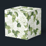 Caixa de Presente de Festa com Impressão de Hortên<br><div class="desc">Caixa de lembrancinha é mostrada com uma impressão floral de hortênsia branca. 
Personalize este item ou compre como está.
Dica: Basta adicionar seus ótimos presentes e adicionar uma fita festiva.



Imagem Licenciada</div>