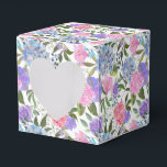 Caixa de Presente de Festa com Impressão de Hortên<br><div class="desc">A caixa de lembrança de festa é mostrada com uma impressão floral de hortênsia. 
Personalize este item ou compre como está.
Dica: Basta adicionar seus ótimos presentes e adicionar uma fita festiva.</div>