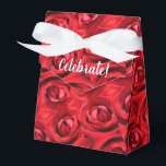 Caixa de Presente de Rosas Vermelhas<br><div class="desc">fundo de rosas vermelhas com "Celebre" em branco</div>