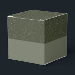 Caixa de Presente Verde com Bolinhas – Personalizá<br><div class="desc">Moderno e elegantemente sofisticado, esta caixa de lembrancinhas apresenta um design verde-musgo em dois tons com uma parte superior salpicada e uma base lisa, criando uma textura visual rica que complementa desde casamentos rústicos até eventos corporativos elegantes. A seção superior brilha sutilmente com um efeito de ruído suave, enquanto a...</div>