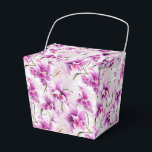 Caixa de Presentes da Festa de Orquídeas<br><div class="desc">A caixa de lembrancinhas da festa é mostrada com uma linda estampa floral de orquídeas roxas. 
Personalize este item ou compre como está.
Dica: Basta adicionar seus ótimos presentes e adicionar uma fita festiva.



Imagem Licenciada</div>