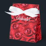 Caixa de Presentes de Rosas Vermelhas<br><div class="desc">fundo de rosas vermelhas com "Celebre" em branco</div>