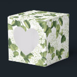 Caixa de Presentes para Festa com Estampa de Hortê<br><div class="desc">Caixa de lembrancinhas com estampa de hortênsia branca.
Personalize ou compre como está.
Dica: Adicione seus presentes e um laço festivo.



Imagem Licenciada</div>