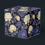 Caixa de Tratamento de Favor Floral<br><div class="desc">A caixa de tratamento favorito do partido é mostrada com um adorável impressão floral azul de peões multicolores. Personalize este item ou comprar como está. Dica: Apenas adicione as guloseimas de excelente e adicione uma fita festiva. Imagem licenciada</div>