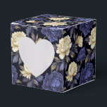 Caixa de Tratamento de Favor Floral<br><div class="desc">A caixa de tratamento favorito do partido é mostrada com um adorável impressão floral azul de peões multicolores. Personalize este item ou comprar como está. Dica: Apenas adicione as guloseimas de excelente e adicione uma fita festiva. Imagem licenciada</div>