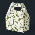 Caixa de Tratamento de Favor Floral de Gardenia<br><div class="desc">A caixa de tratamento favorito do partido é mostrada com uma adorável impressão floral de jardina branca. Personalize este item ou comprar como está. Dica: Apenas adicione as guloseimas de excelente e adicione uma fita festiva. Imagem licenciada</div>