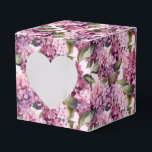 Caixa de Tratamento de Festa de Impressão Lilases<br><div class="desc">A caixa de lembrancinha de festa é mostrada com uma estampa floral de lilases. 
Personalize este item ou compre como está.
Dica: Basta adicionar seus ótimos tratamentos e adicionar um laço festivo.



Imagem Licenciada</div>