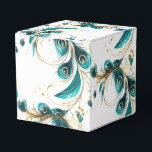 Caixa de Tratamento de Festa de Penas de Pavão<br><div class="desc">A caixa de favor de festa é mostrada em uma linda impressão de penas de pavão. Personalize este item e adicione a ele ou compre como mostrado. Dica: Adicione um adesivo com nomes e adicione alguma fita bonita. Imagem Licenciada Dica: Basta adicionar seus ótimos presentes e adicionar alguma fita festiva....</div>