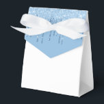 Caixa de Tratamento de Parte de Drivers de Glitter<br><div class="desc">A caixa de favoritos da parte é mostrada com um impressão de gotejamento brilhante azul no flap frontal. Perfeito para dar presente. Personalize este item ou comprar como está. Dica: Apenas adicione suas guloseimas de excelente e adicione uma fita bonita. Impressão licenciado</div>