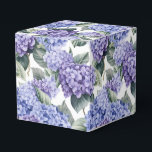 Caixa de Tratamento do Partido da Impressão Hydran<br><div class="desc">A caixa de favor do partido é mostrada com um impressão floral hydrangea. Personalize este item ou comprar como está. Dica: Apenas adicione as guloseimas de excelente e adicione uma fita festiva. Imagem licenciada</div>