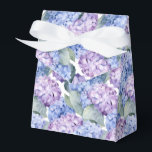 Caixa de Tratamento do Partido Hydrangeas<br><div class="desc">A caixa de favoritos de festas é mostrada com um adorável impressão floral de hydrangeas. Personalize este item ou comprar como está. Dica: Apenas adicione as guloseimas de excelente e adicione uma fita festiva. Imagem licenciada</div>