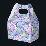 Caixa de Tratamento do Partido Hydrangeas<br><div class="desc">A caixa de favoritos de festas é mostrada com um adorável impressão floral de hydrangeas. Personalize este item ou comprar como está. Dica: Apenas adicione as guloseimas de excelente e adicione uma fita festiva. Imagem licenciada</div>
