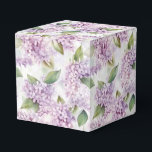 Caixa de Tratamento do Partido Impressão Lilacs<br><div class="desc">A caixa de favor do partido é mostrada com um impressão floral de lilases. Personalize este item ou comprar como está. Dica: Apenas adicione as guloseimas de excelente e adicione uma fita festiva. Imagem licenciada</div>